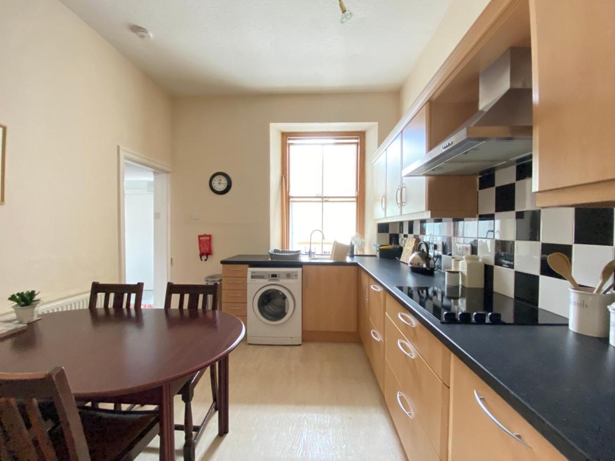 St John's Flat Spacious *